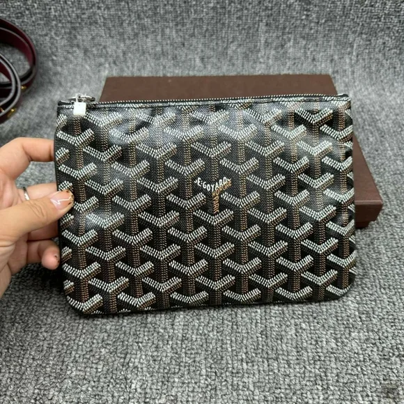 100% Authentic Goyard Canvas Clutch Bag - Picture 2 of 12